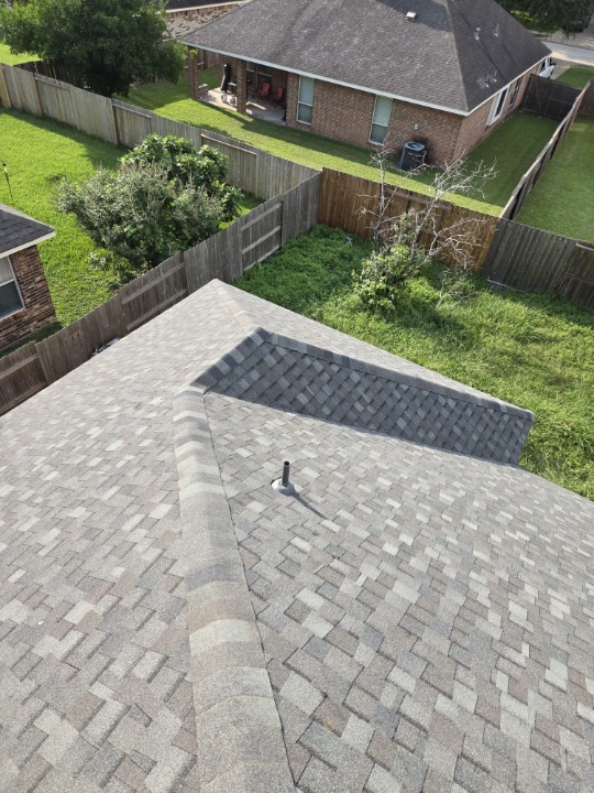 Commercial flat roof repair with membrane